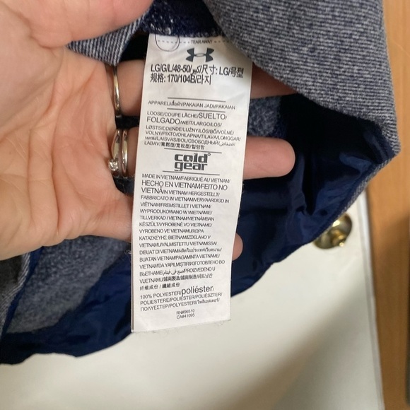 Ladies under Armour, cold gear, large zip up jacket - Picture 4 of 5